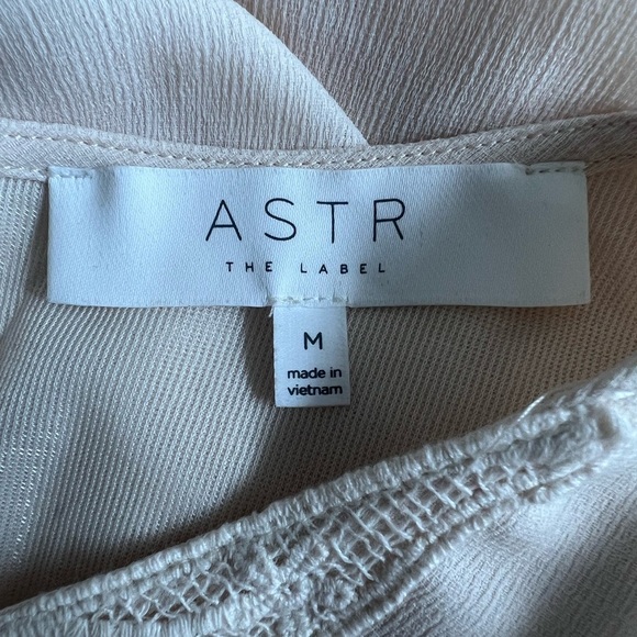 NWT ASTR The Label Long Sleeve With Lace Detail Size Medium - Picture 6 of 6